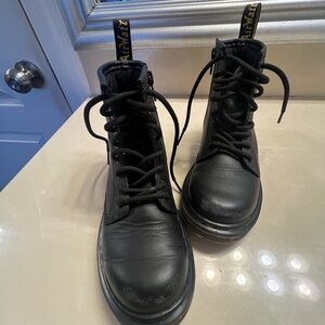 Dr Martens kids black lace up boot, inside zip. Size 13